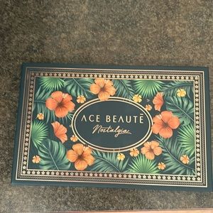 Nostalgia ace beaute eyeshadow palette